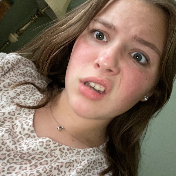 Meet your Posher, Ella claire - Picture 1 of 1